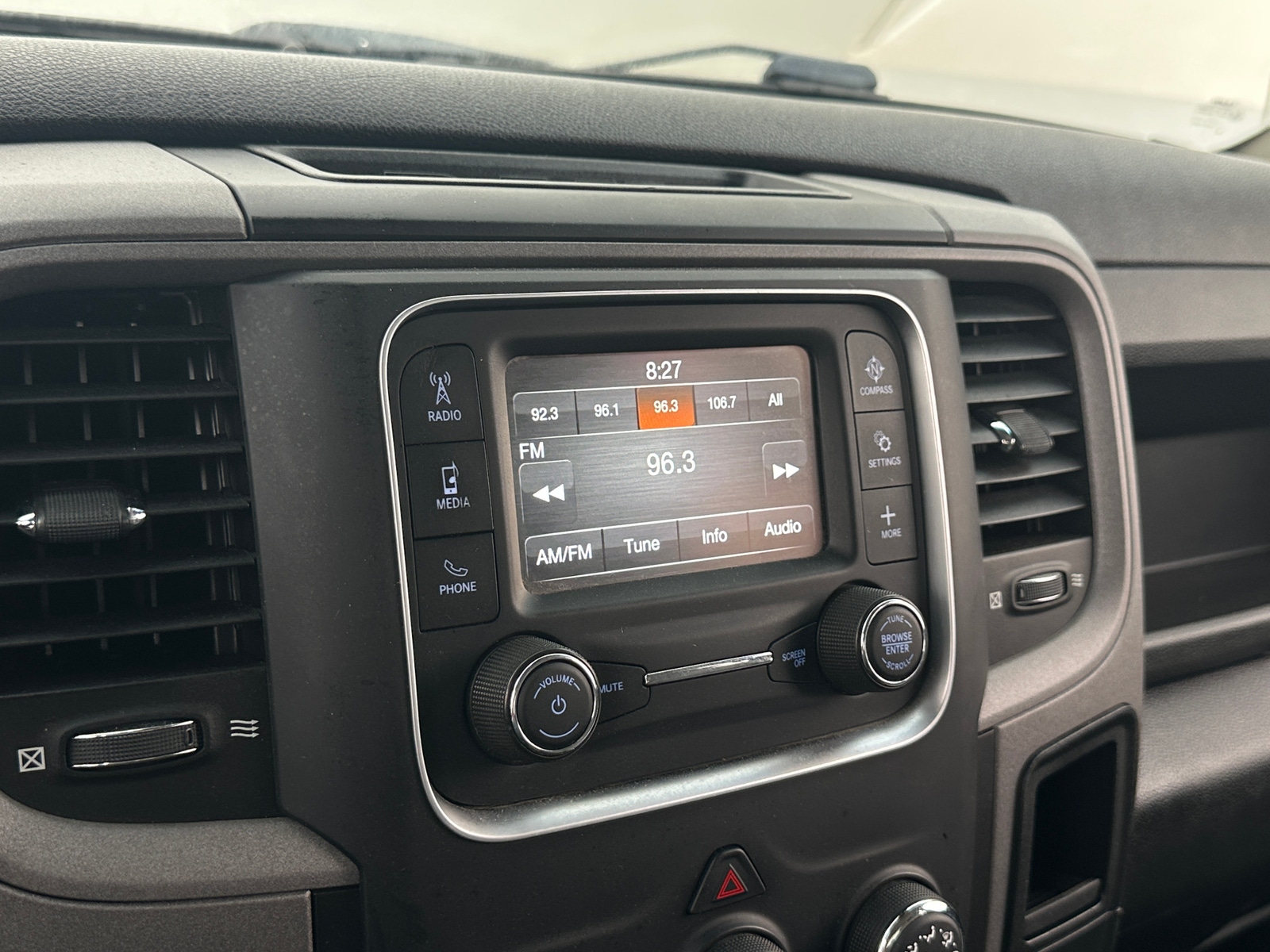 Thumbnail: 2021 RAM 1500 Classic - 4
