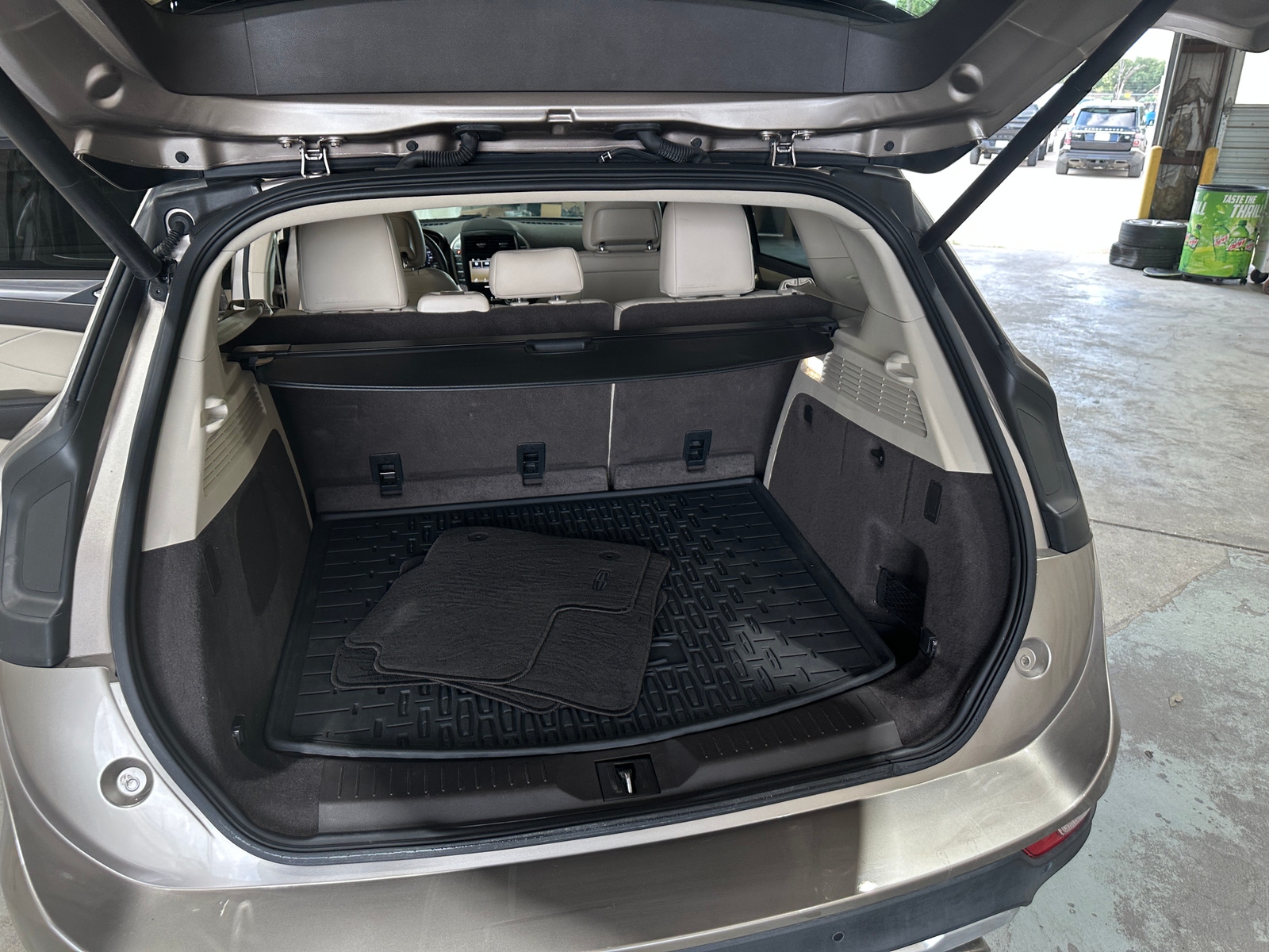 Thumbnail: 2019 Lincoln MKC - 6