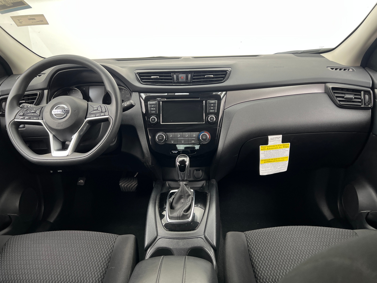 Thumbnail: 2022 Nissan Rogue Sport - 3