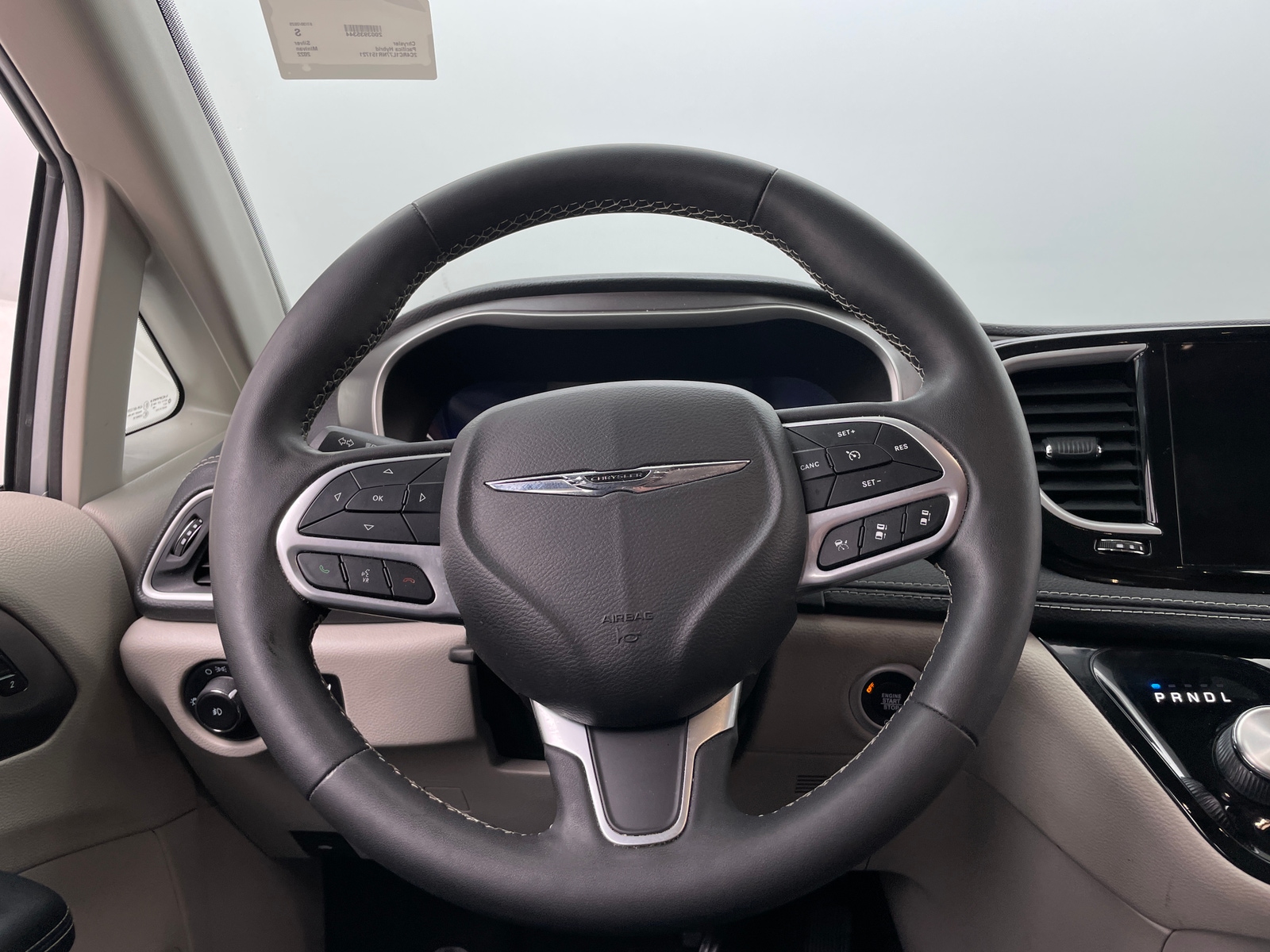 Thumbnail: 2022 Chrysler Pacifica - 4