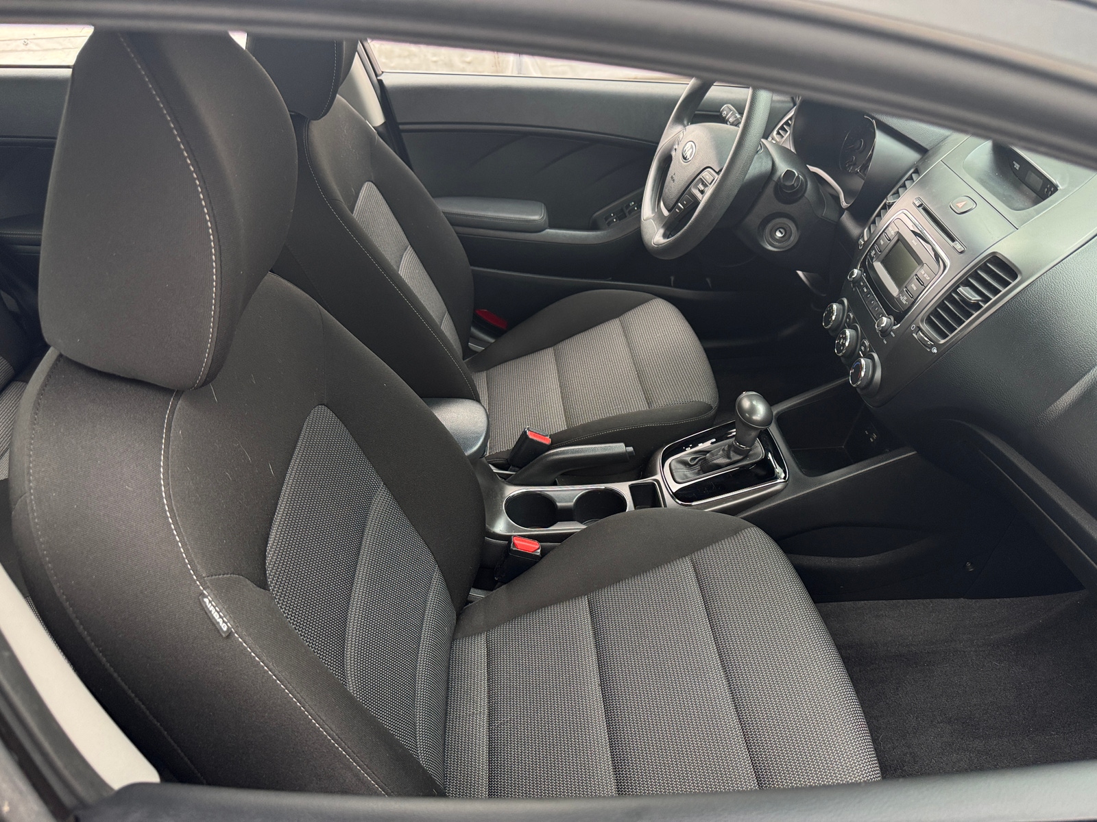 Thumbnail: 2017 Kia Forte - 2