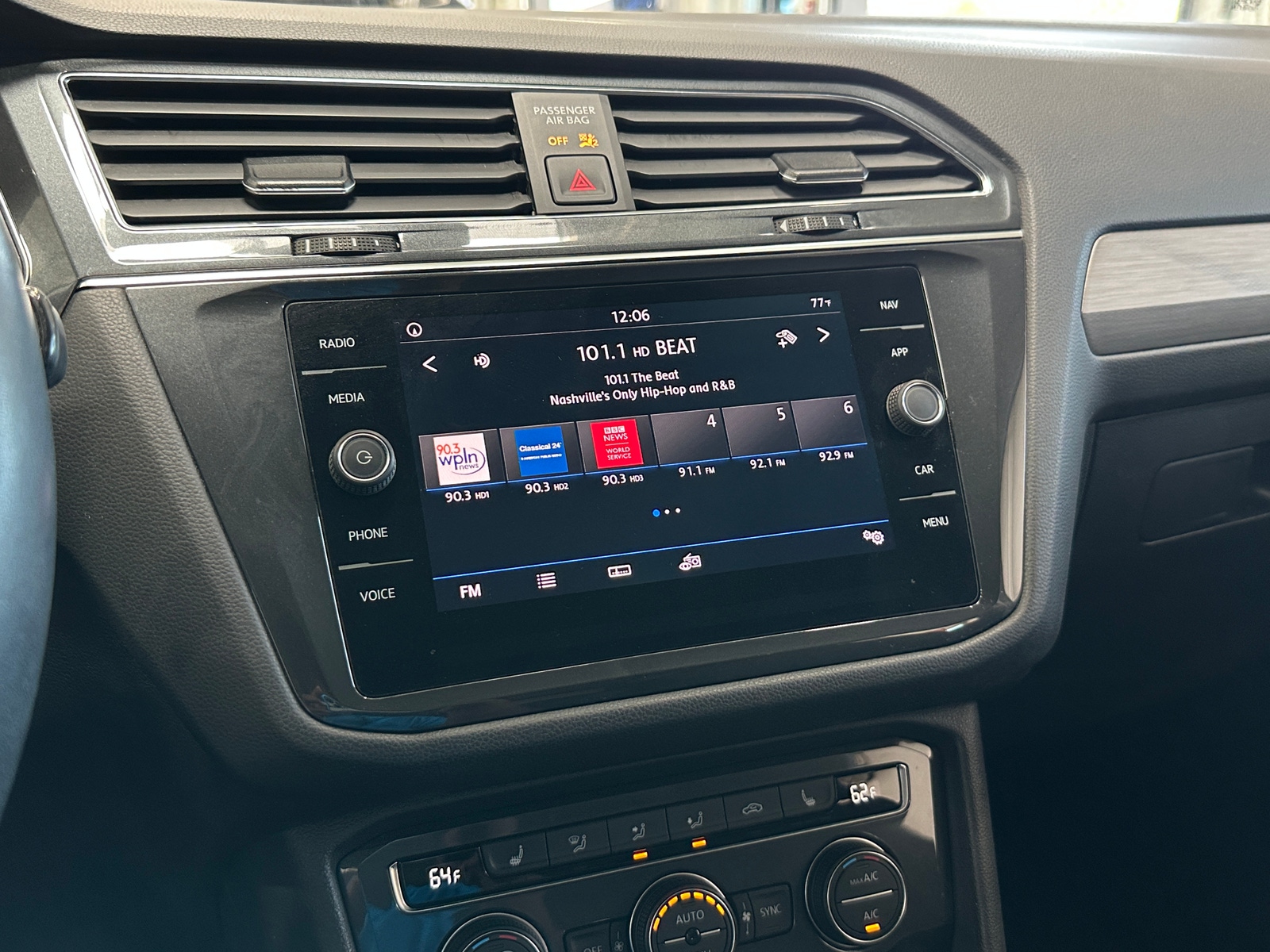 Thumbnail: 2019 Volkswagen Tiguan - 3