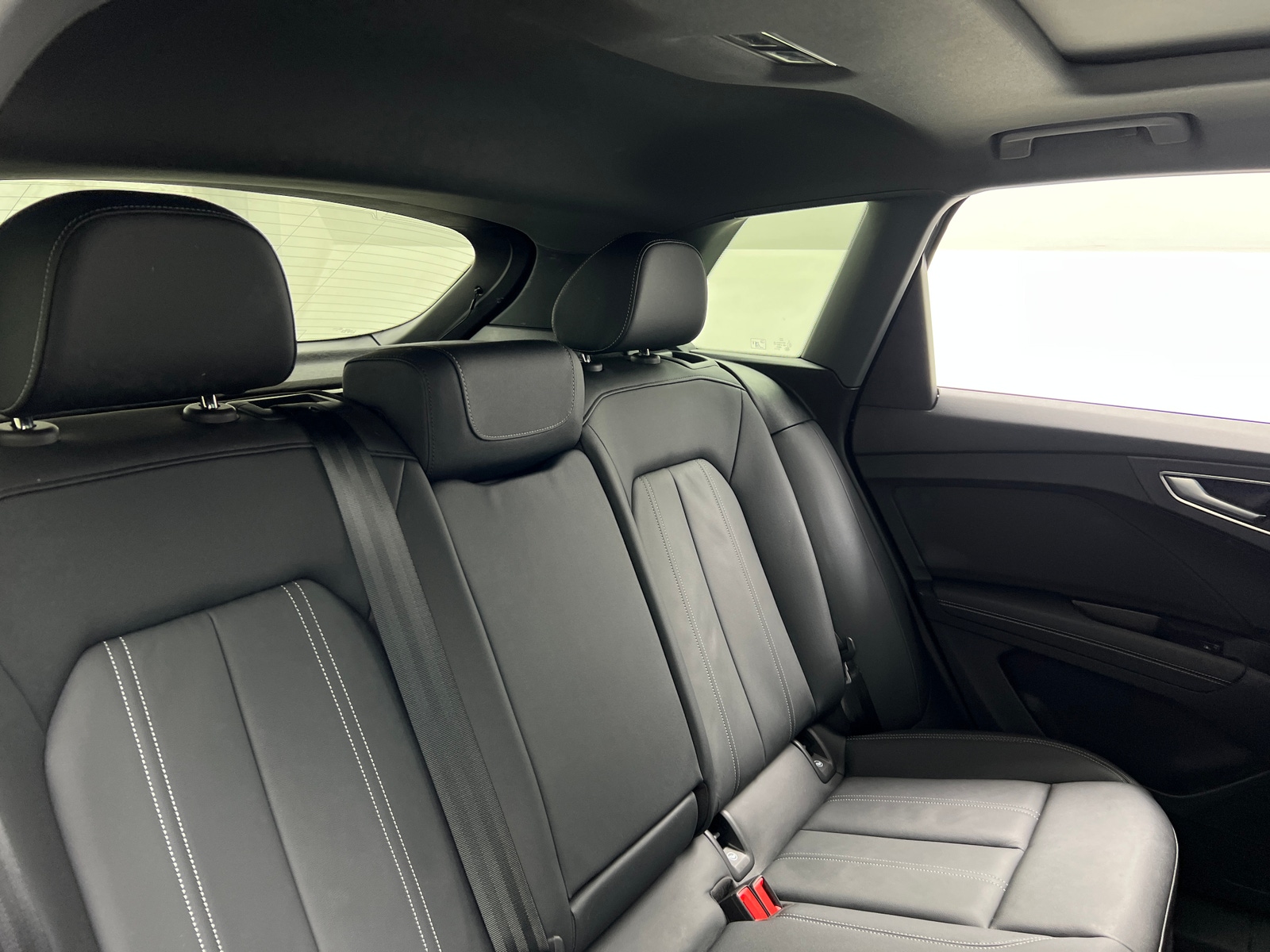 Thumbnail: 2023 Audi Q4 e-tron - 5