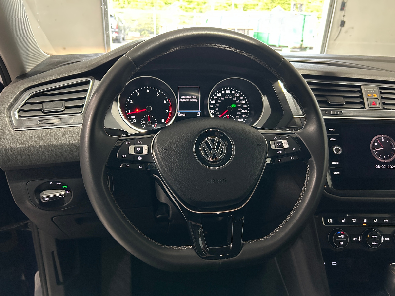 Thumbnail: 2021 Volkswagen Tiguan - 4