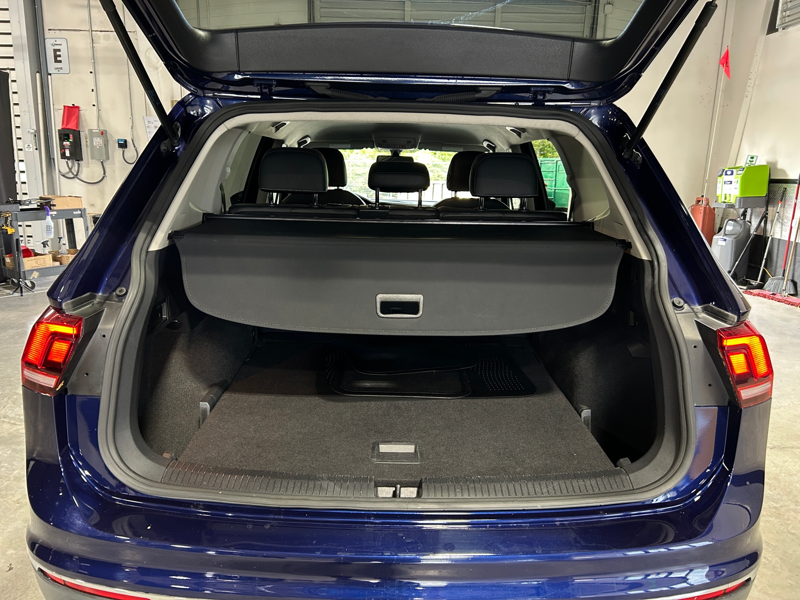 Thumbnail: 2021 Volkswagen Tiguan - 6