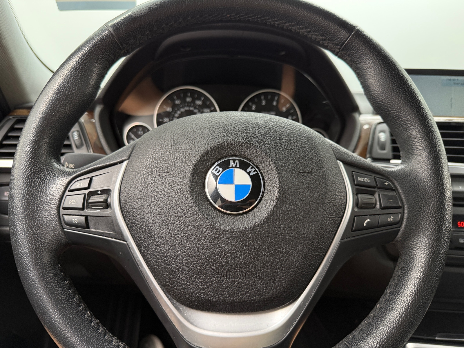 Thumbnail: 2015 BMW 3 Series - 4
