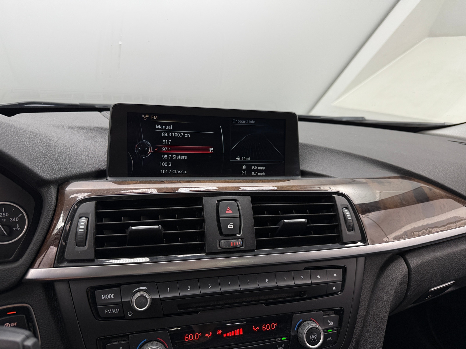 Thumbnail: 2015 BMW 3 Series - 3