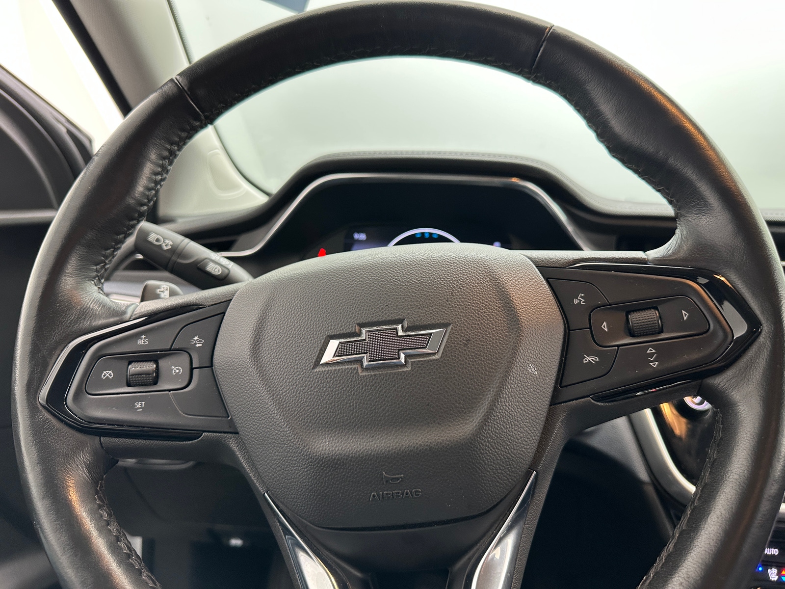 Thumbnail: 2023 Chevrolet Bolt EUV - 4