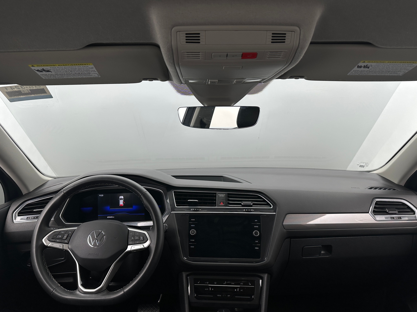 Thumbnail: 2022 Volkswagen Tiguan - 3
