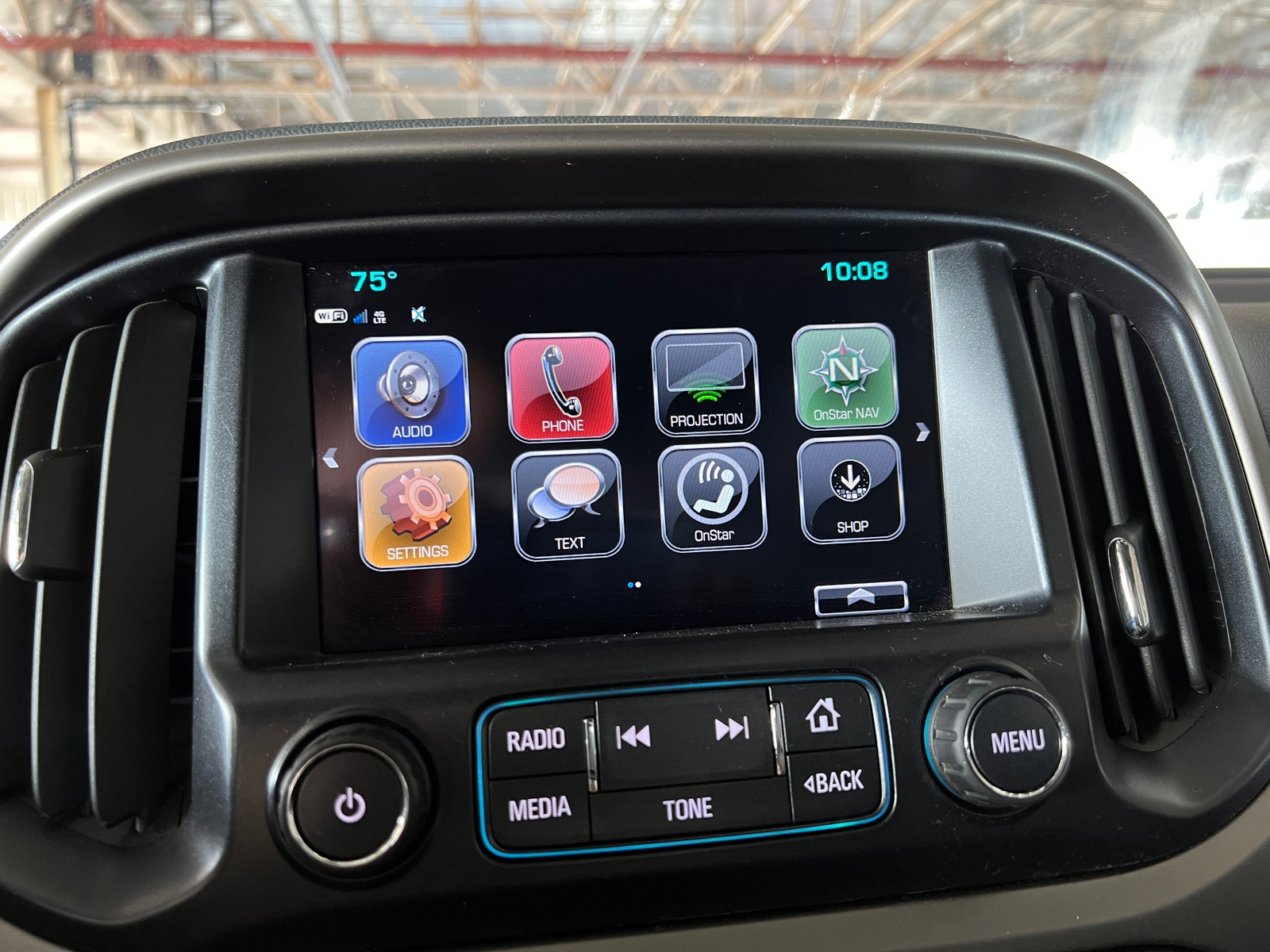 Thumbnail: 2017 Chevrolet Colorado - 3