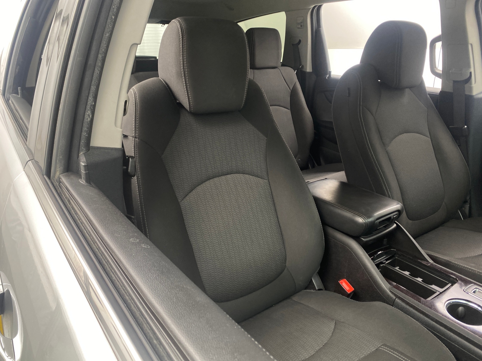 Thumbnail: 2017 Chevrolet Traverse - 2
