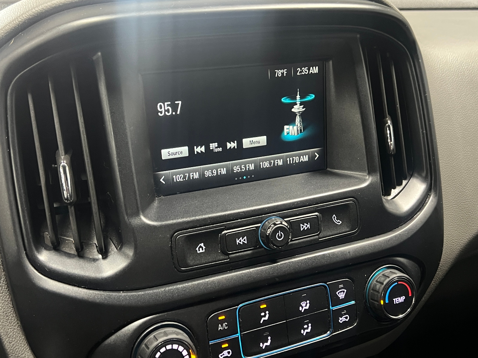 Thumbnail: 2018 Chevrolet Colorado - 4
