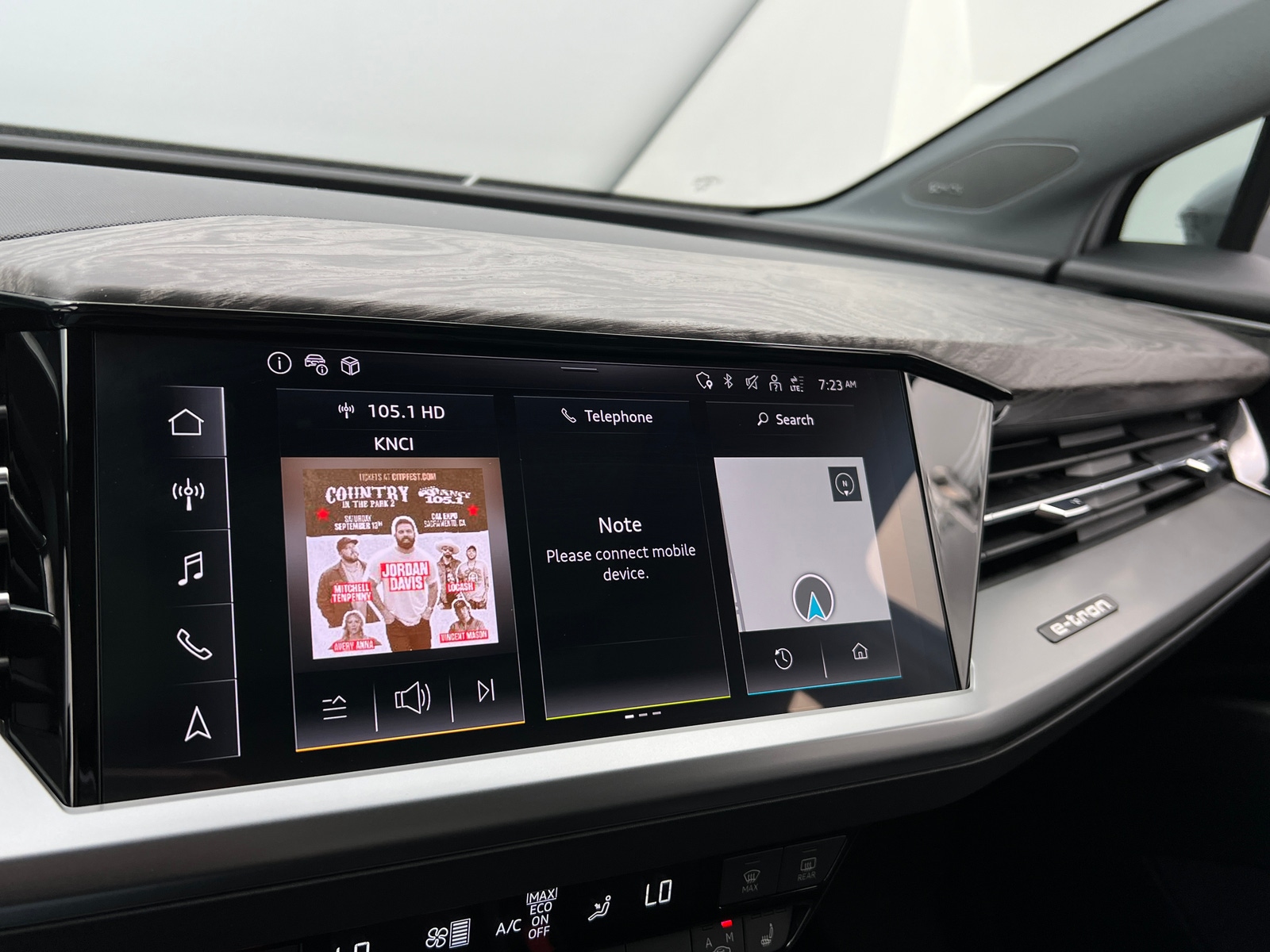 Thumbnail: 2024 Audi Q4 e-tron - 3