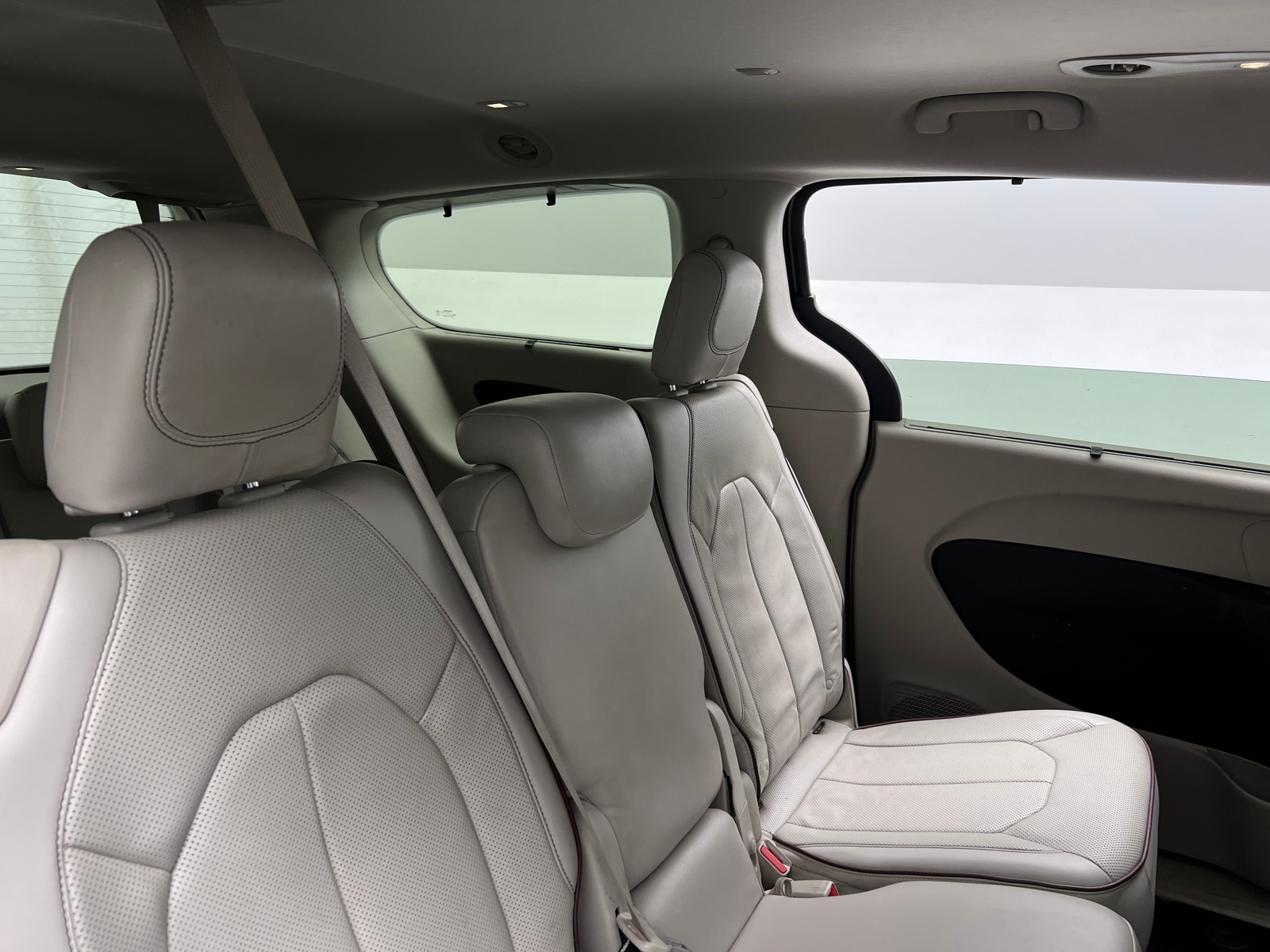Thumbnail: 2017 Chrysler Pacifica - 5