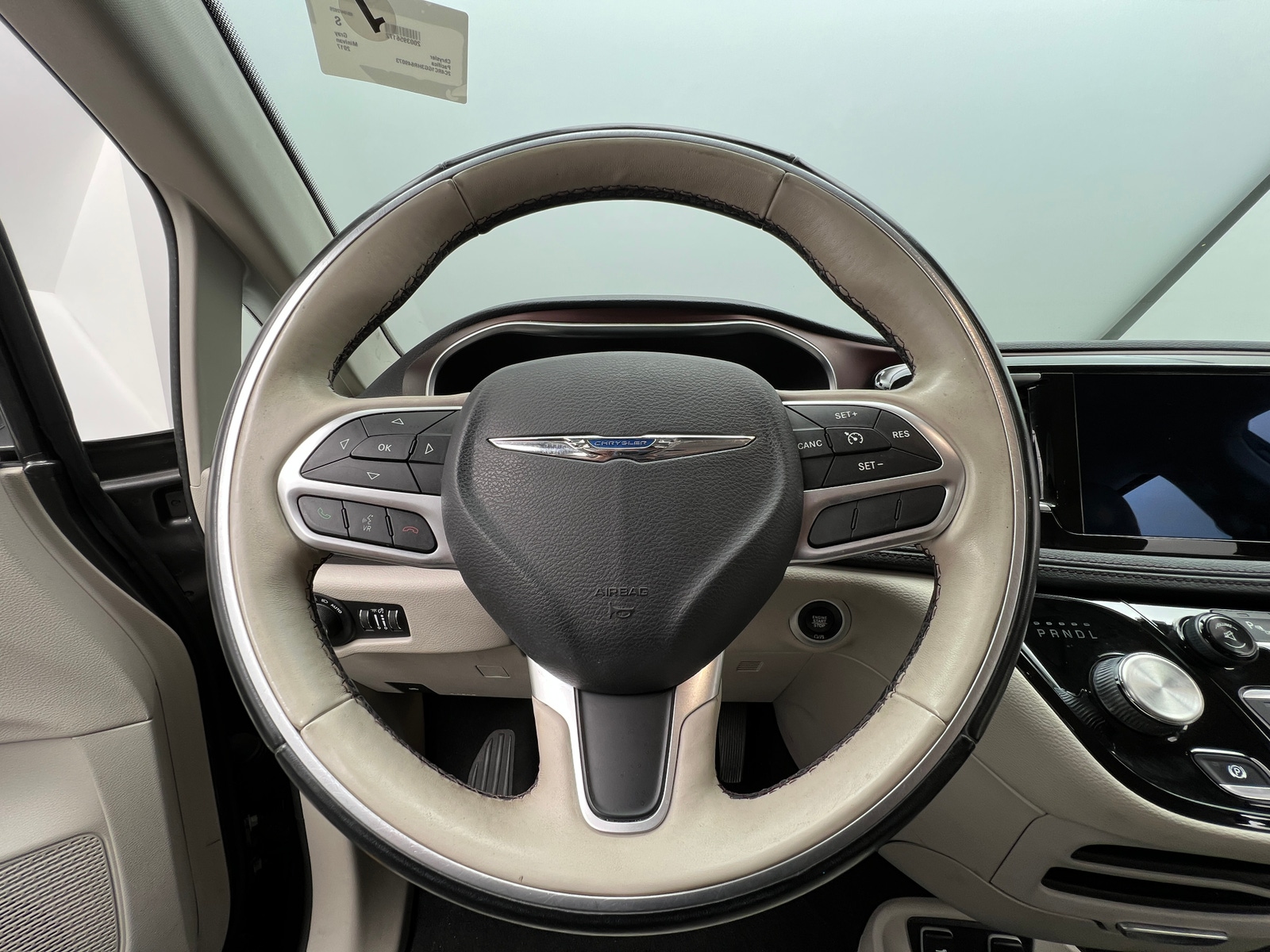 Thumbnail: 2017 Chrysler Pacifica - 4