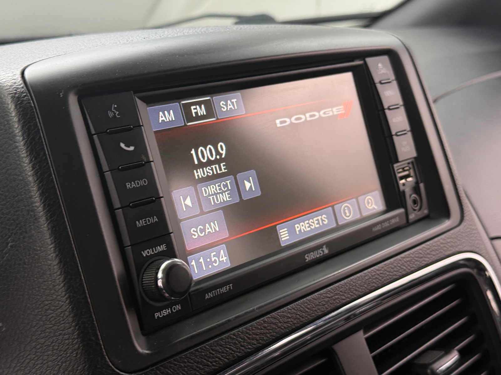 Thumbnail: 2020 Dodge Grand Caravan - 3