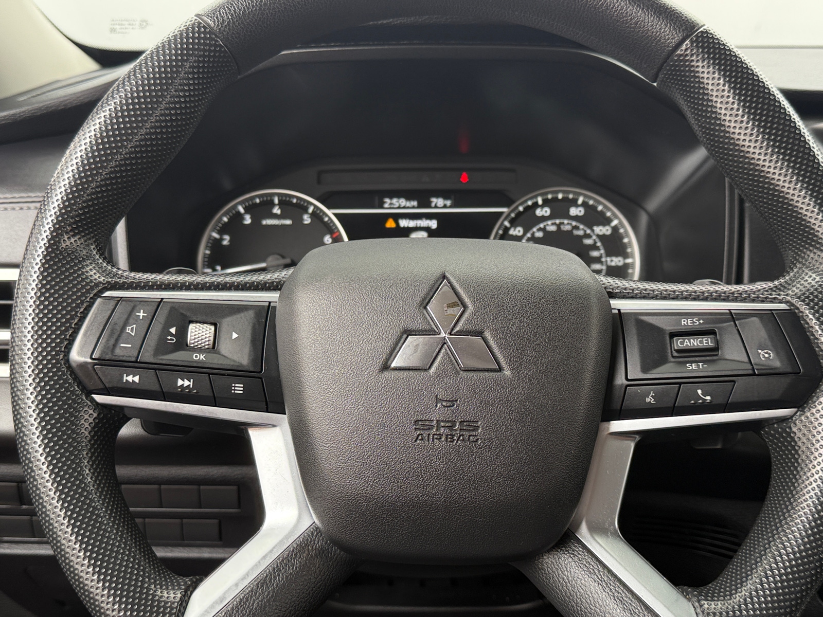 Thumbnail: 2023 Mitsubishi Outlander - 5
