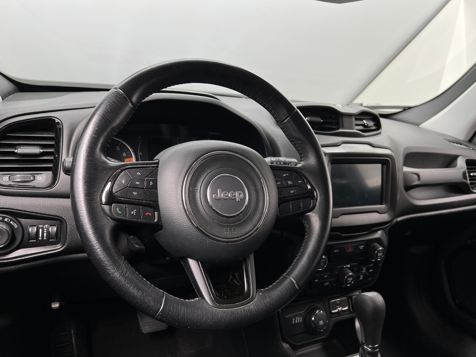 Thumbnail: 2019 Jeep Renegade - 5