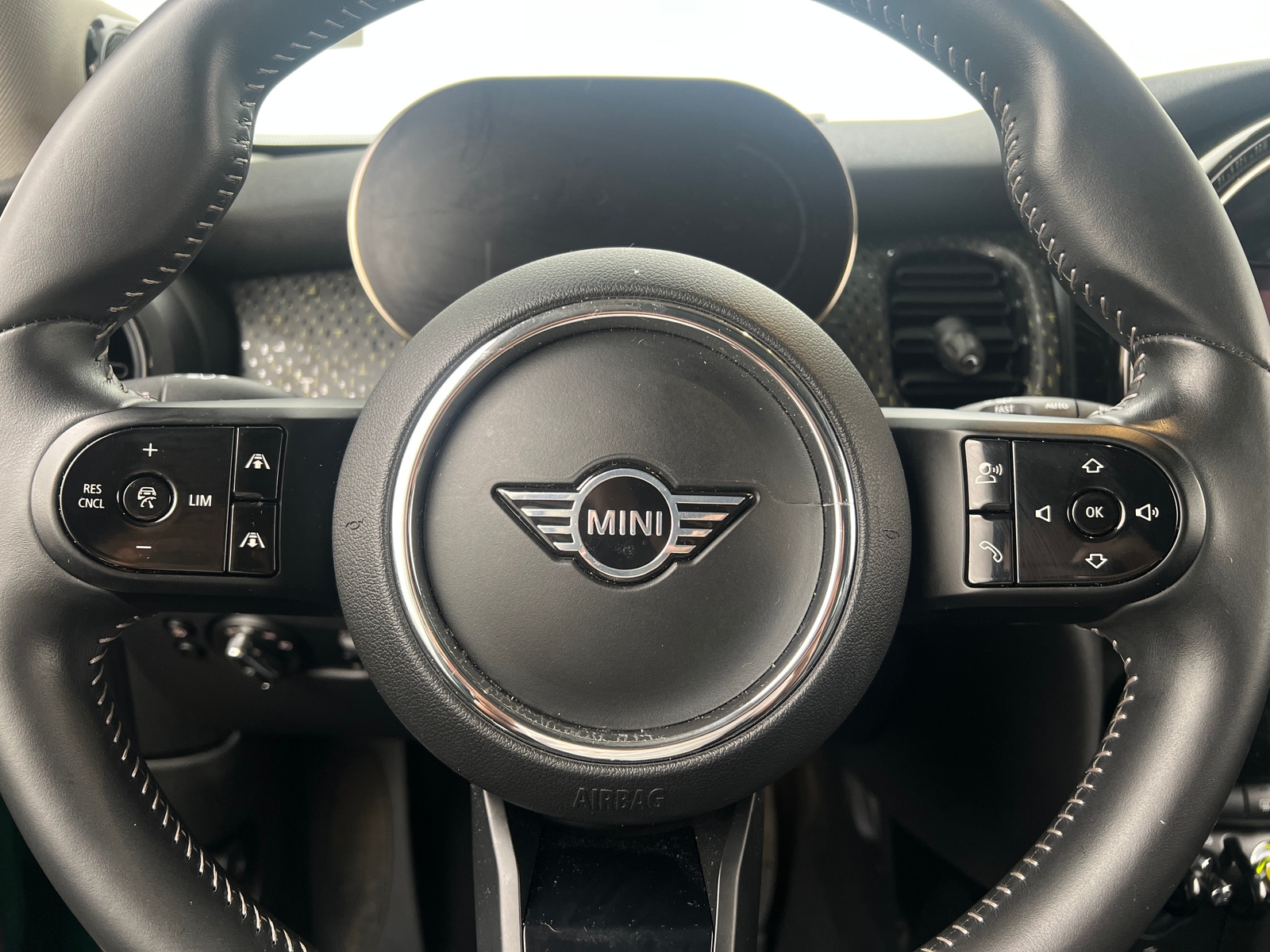 Thumbnail: 2023 MINI Cooper Hardtop - 4