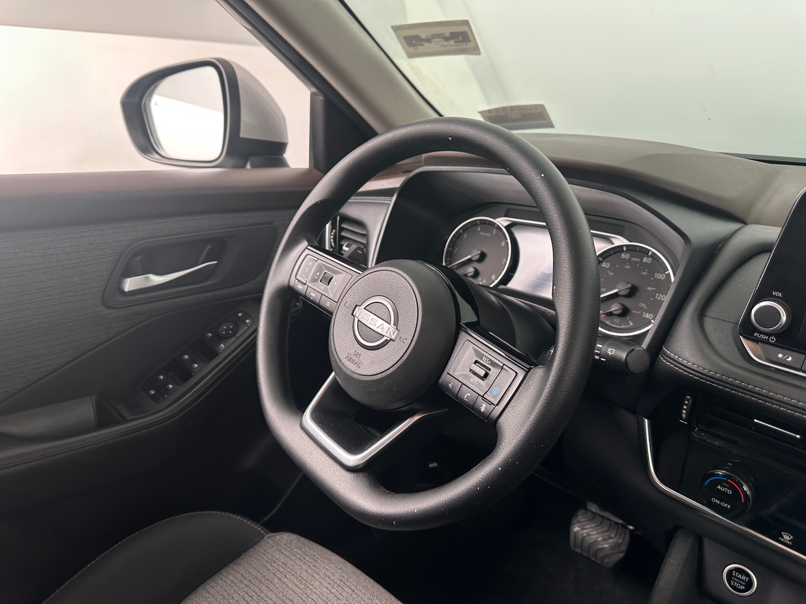 Thumbnail: 2022 Nissan Rogue - 5
