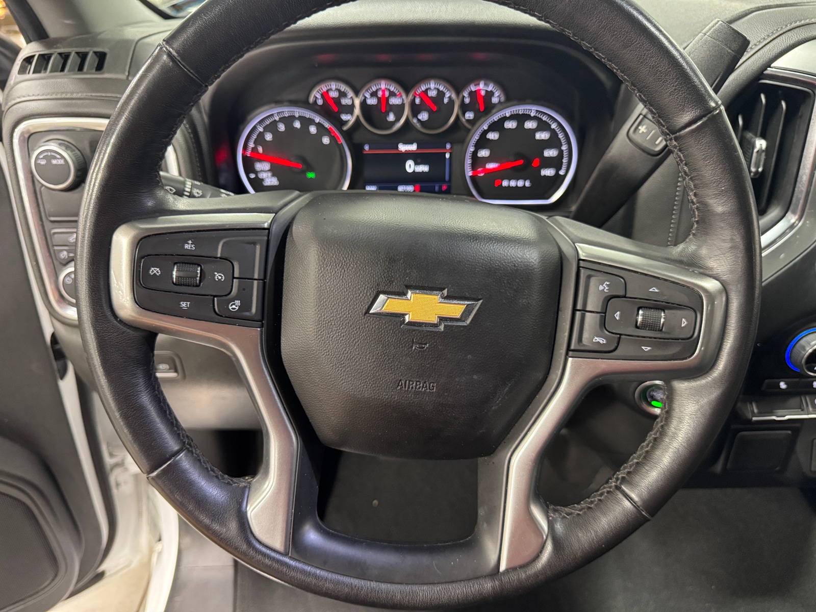 Thumbnail: 2022 Chevrolet Silverado 1500 - 5