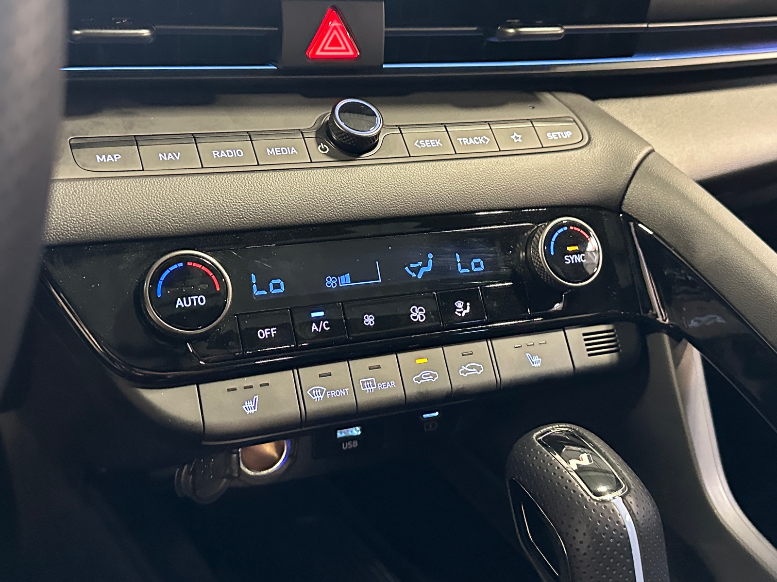 Thumbnail: 2024 Hyundai Elantra - 3
