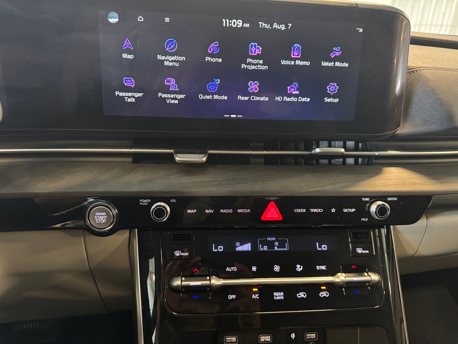 Thumbnail: 2024 Kia Carnival - 3