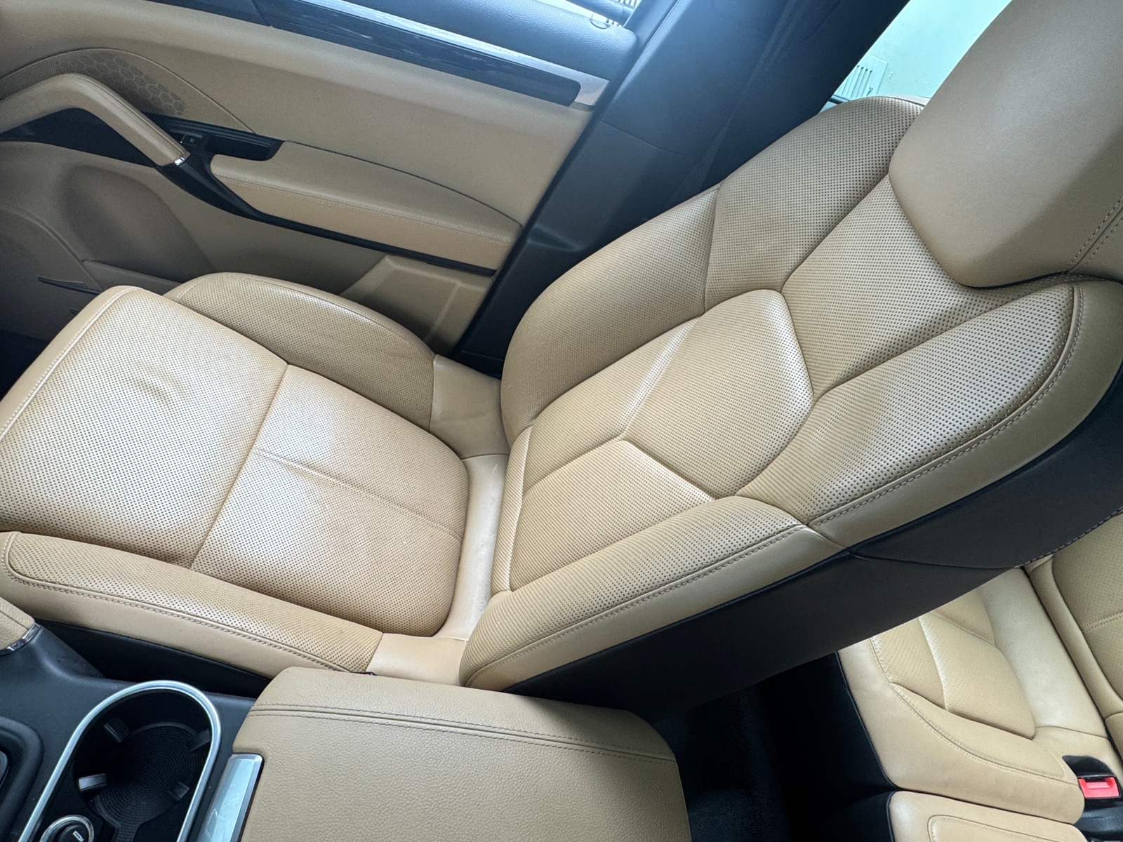Thumbnail: 2016 Porsche Cayenne - 2