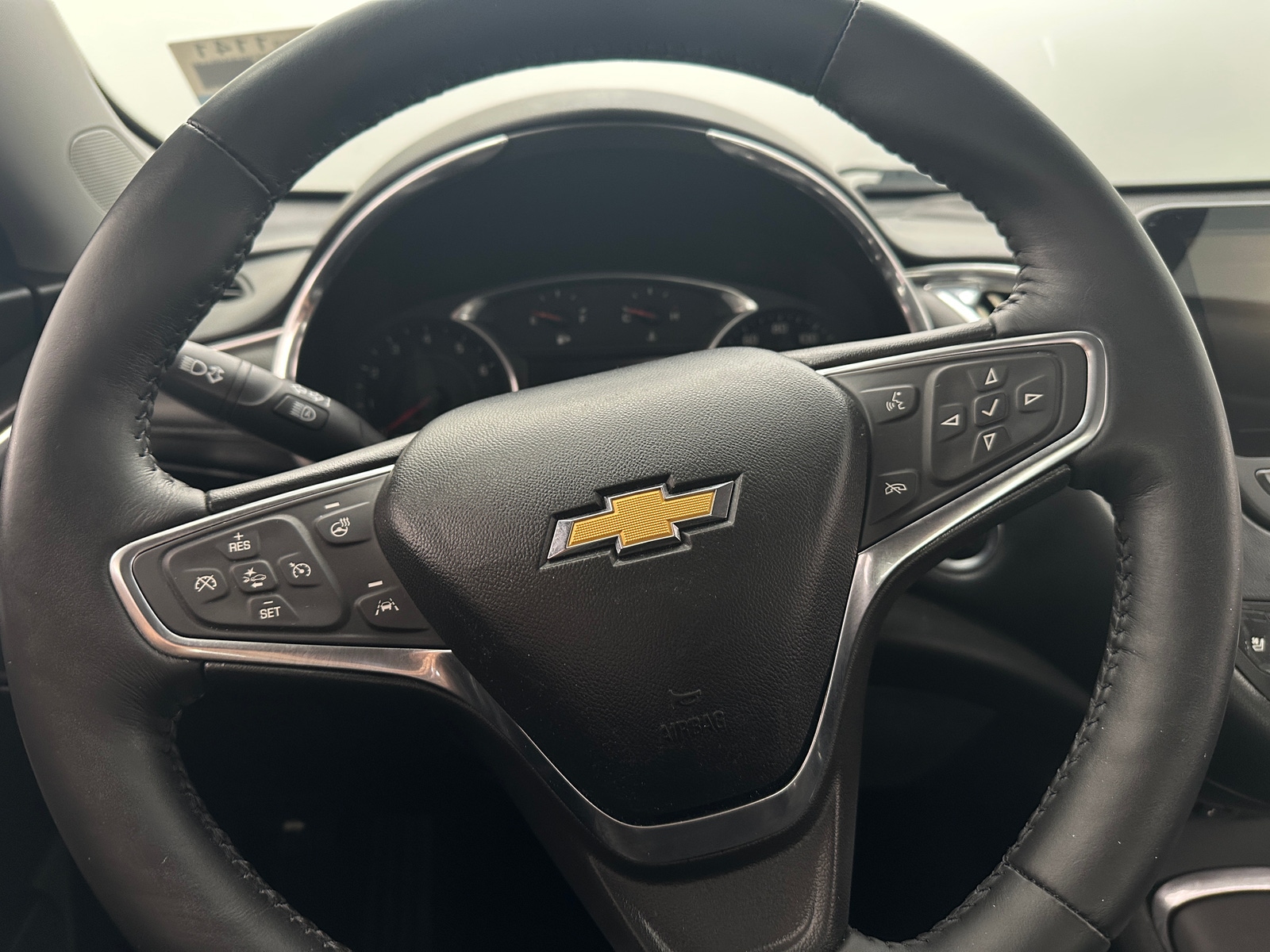 Thumbnail: 2017 Chevrolet Malibu - 4