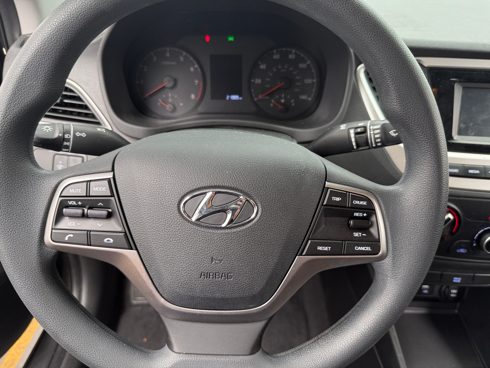 Thumbnail: 2022 Hyundai Accent - 5