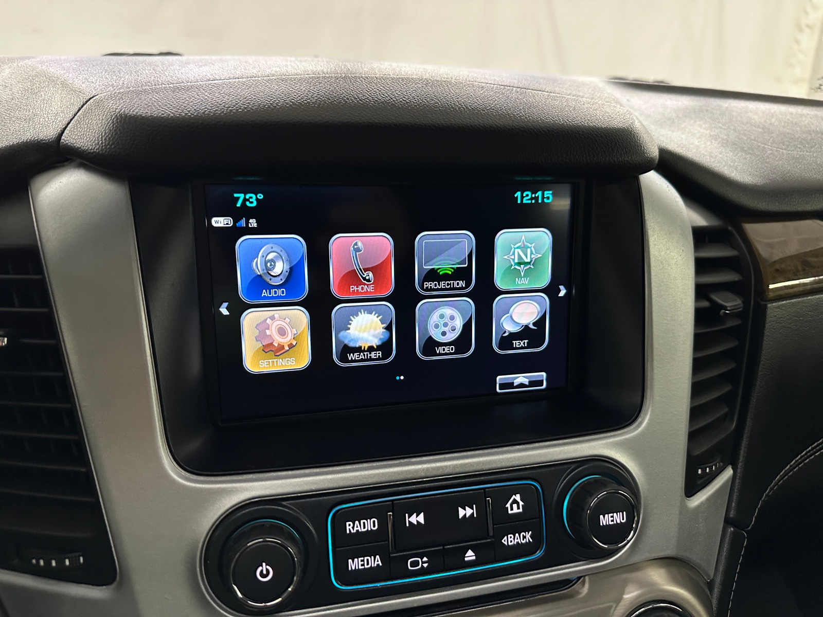 Thumbnail: 2017 GMC Yukon XL - 3
