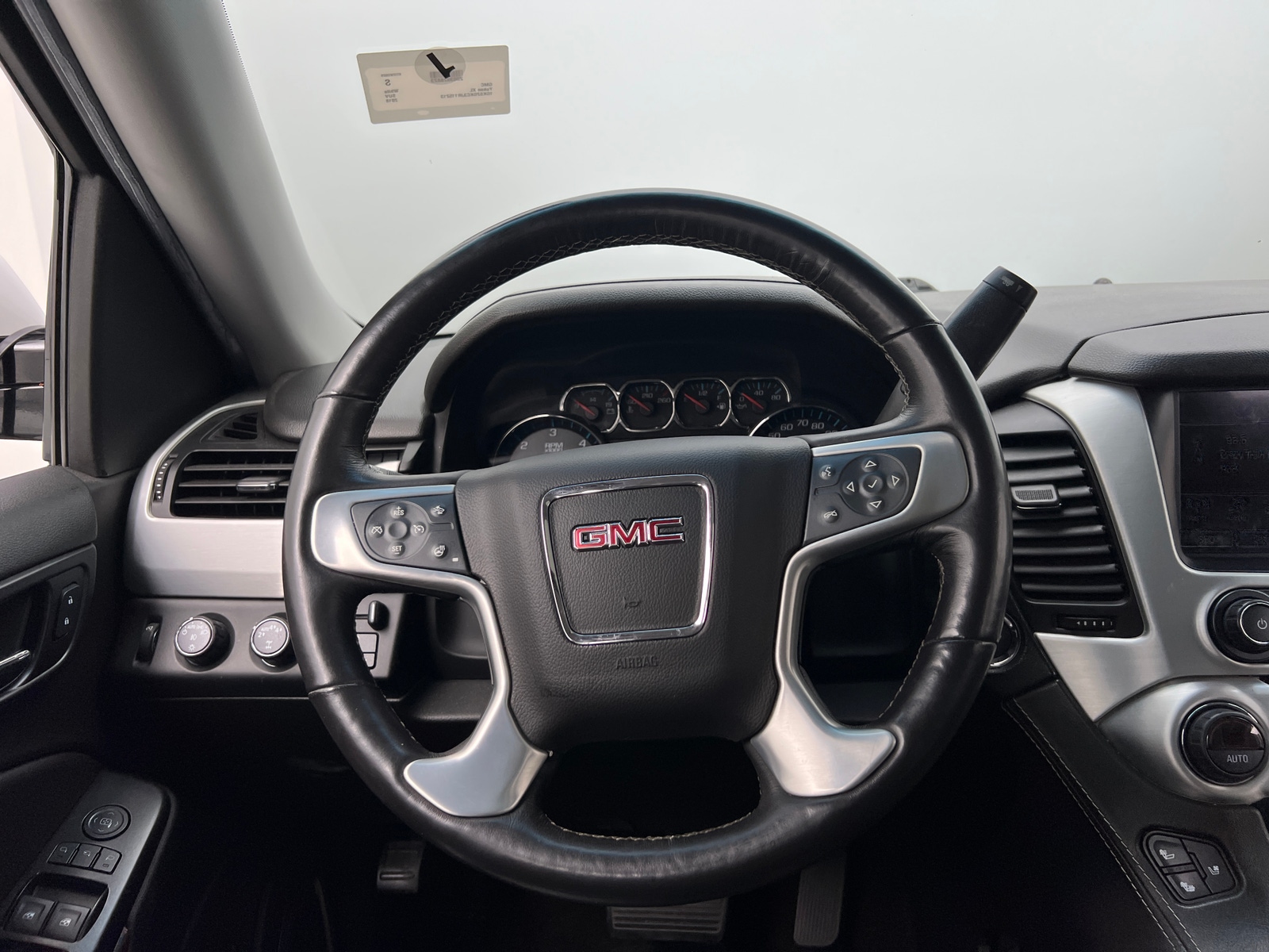 Thumbnail: 2018 GMC Yukon XL - 4