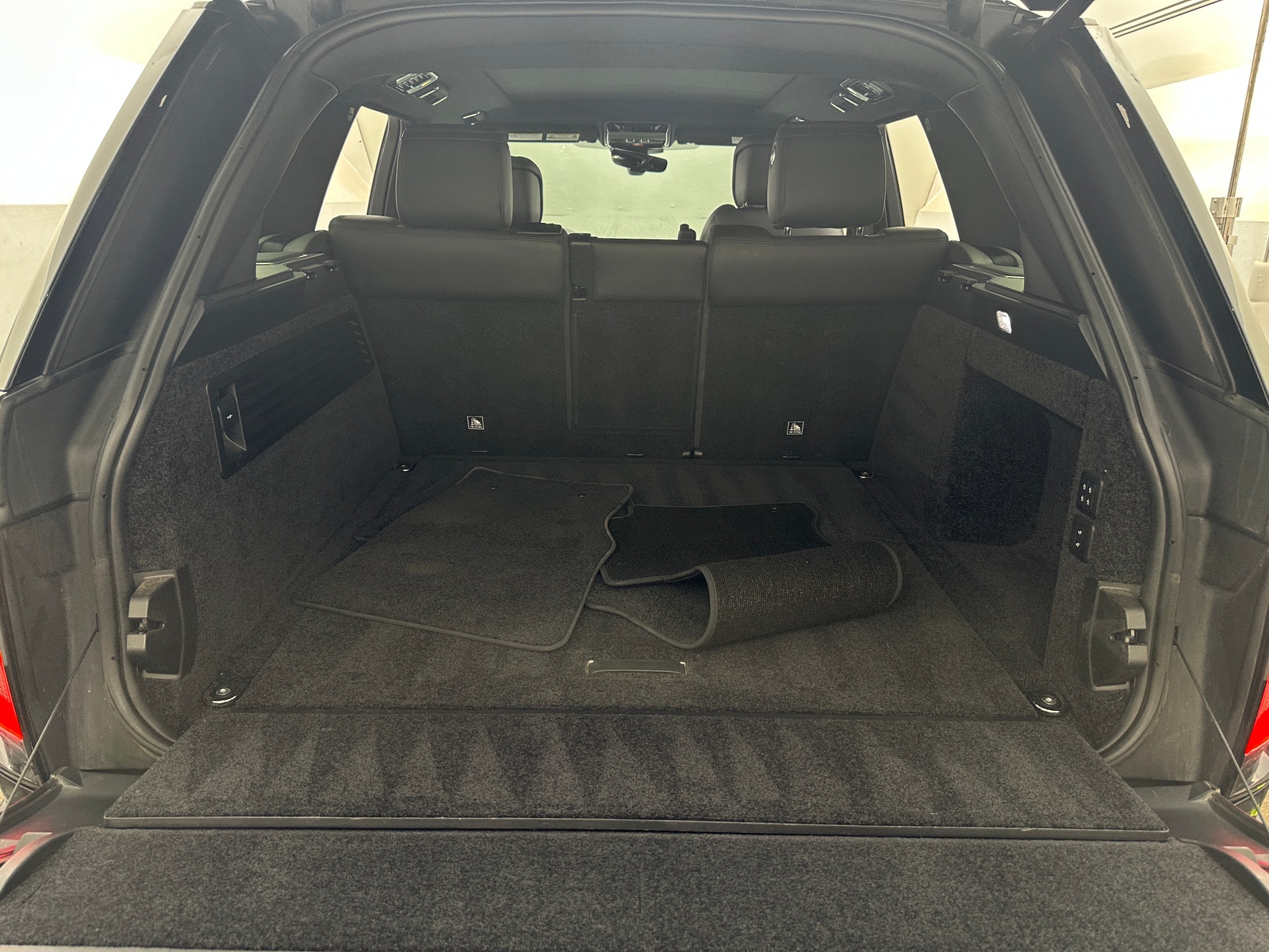 Thumbnail: 2019 Land Rover Range Rover - 6
