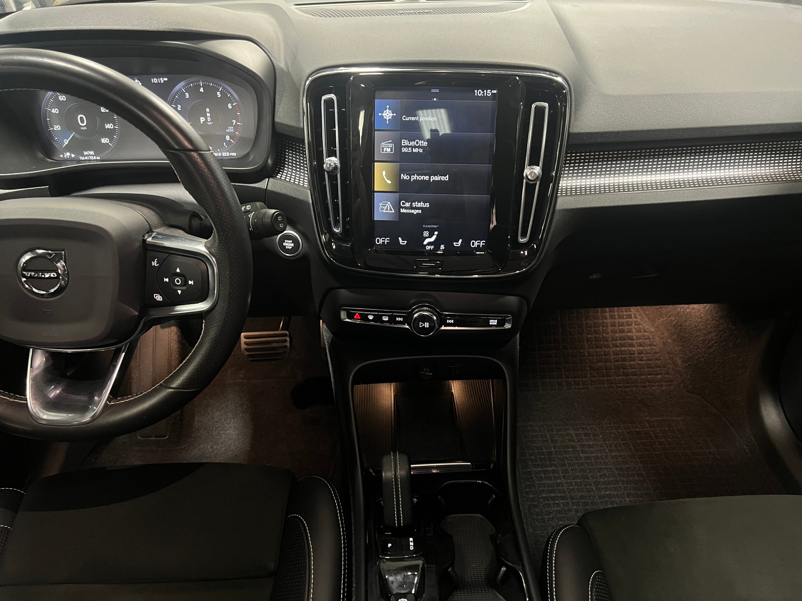Thumbnail: 2021 Volvo XC40 - 2