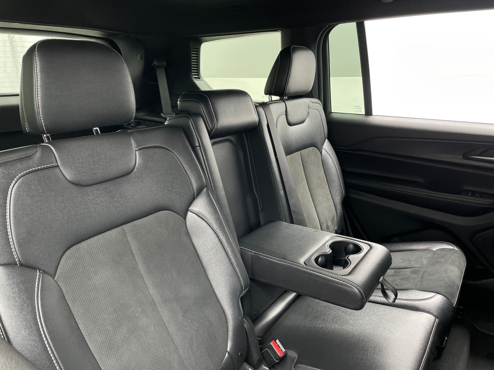 Thumbnail: 2024 Jeep Grand Cherokee L - 5