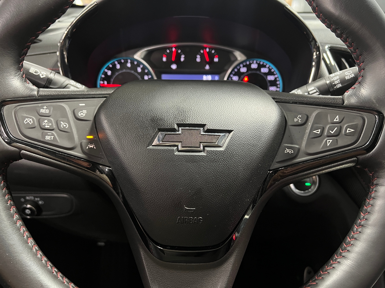 Thumbnail: 2022 Chevrolet Equinox - 4