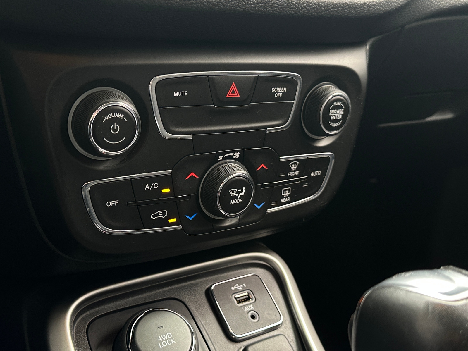 Thumbnail: 2021 Jeep Compass - 4