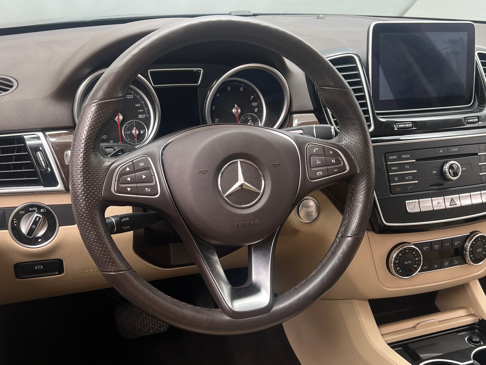 Thumbnail: 2016 Mercedes-Benz GLE - 4