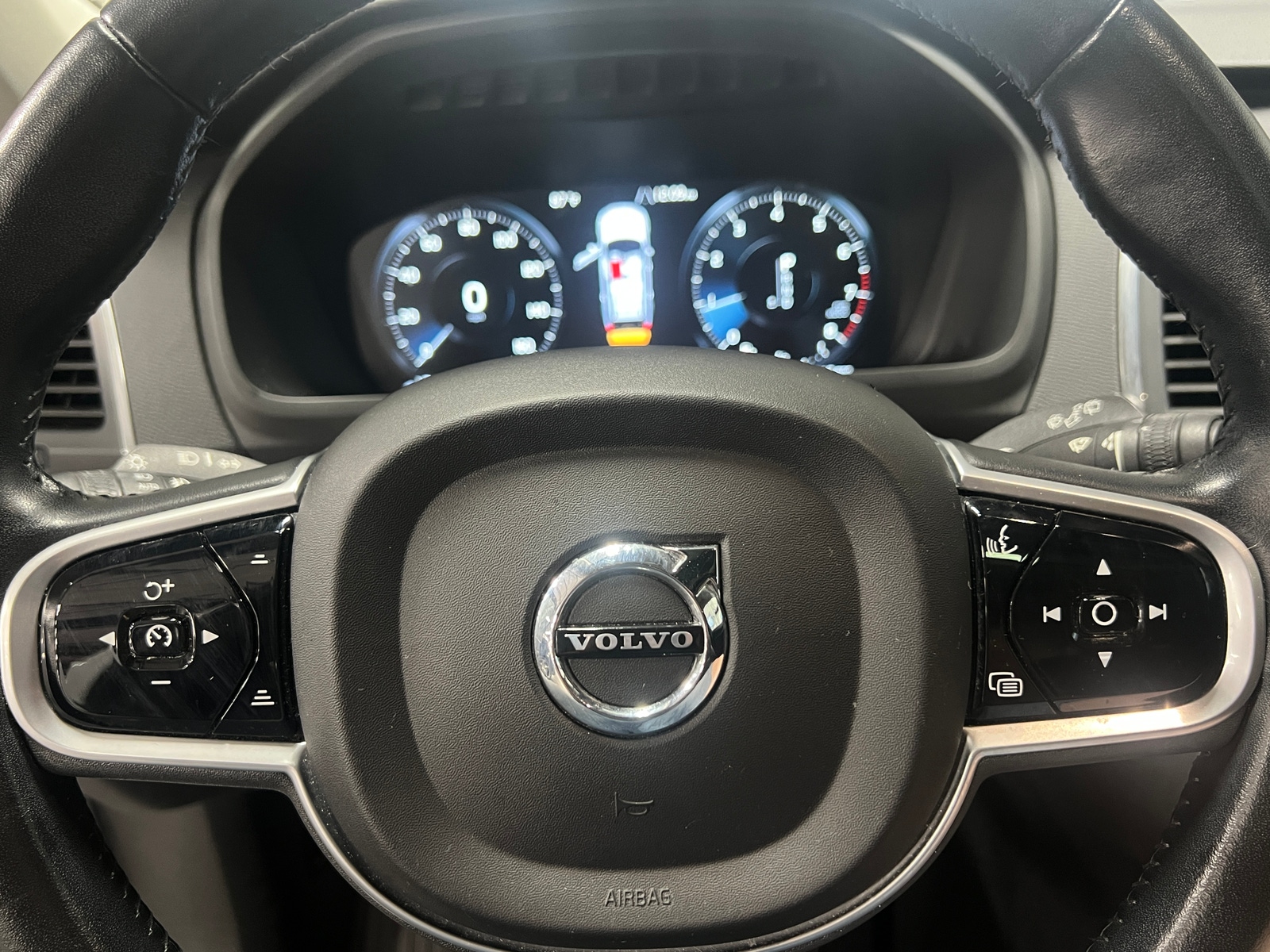 Thumbnail: 2020 Volvo XC90 - 4