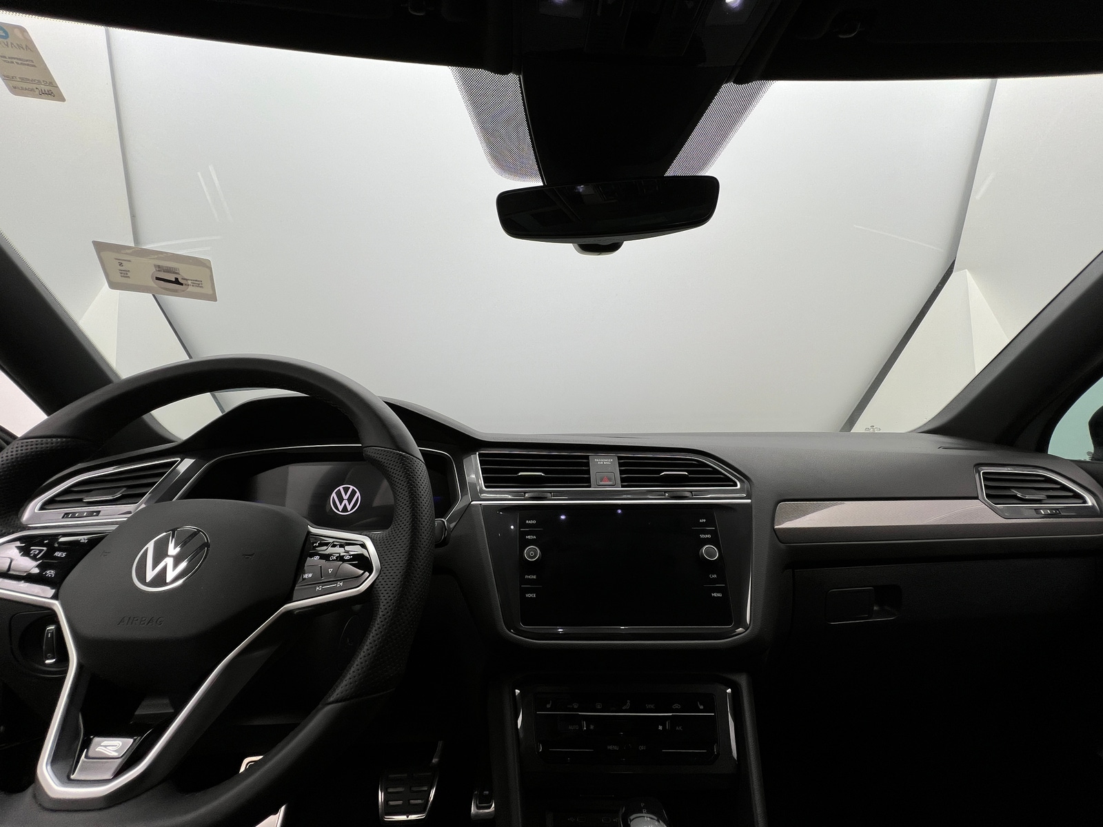 Thumbnail: 2024 Volkswagen Tiguan - 2