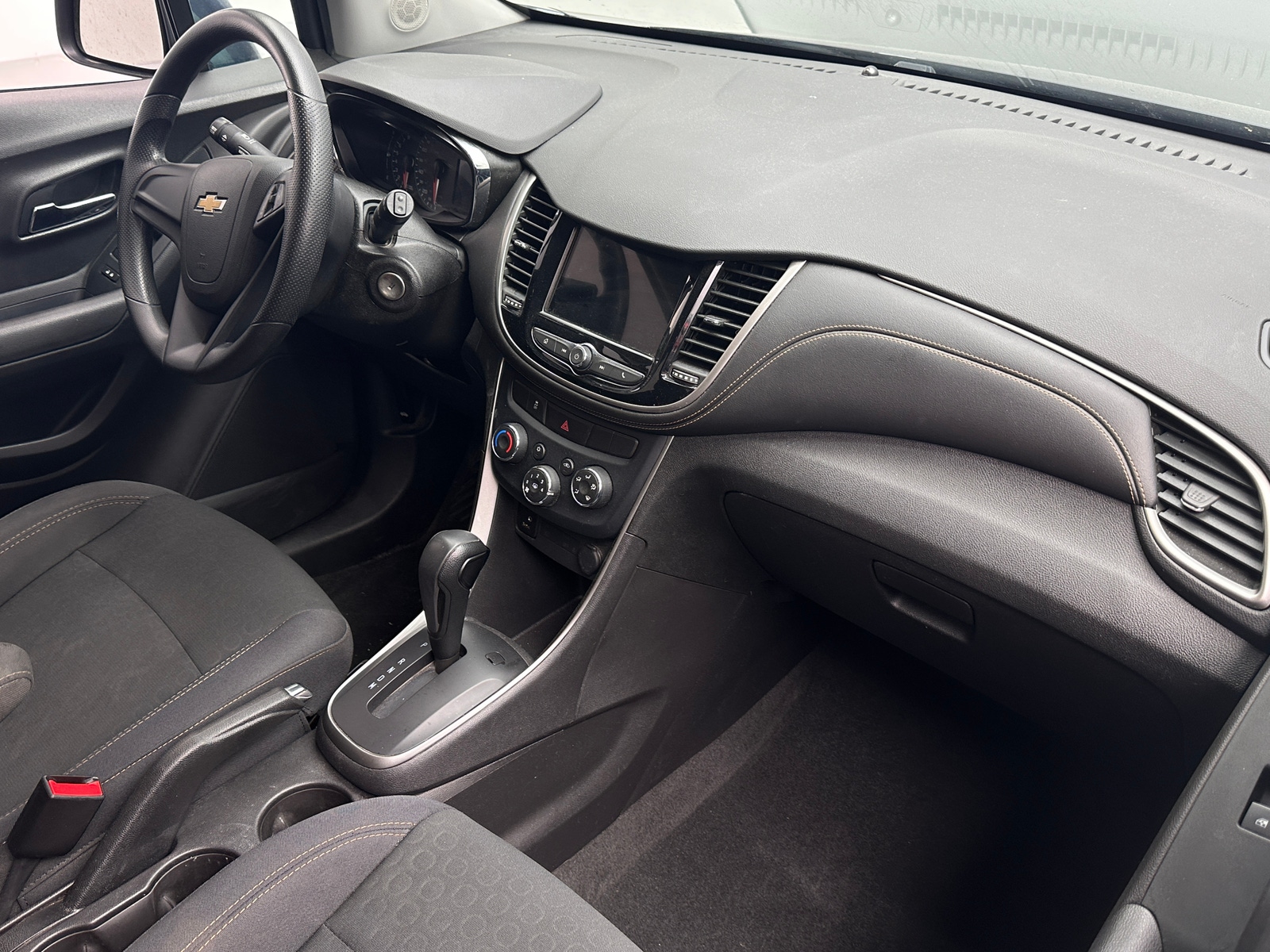 Thumbnail: 2018 Chevrolet Trax - 3