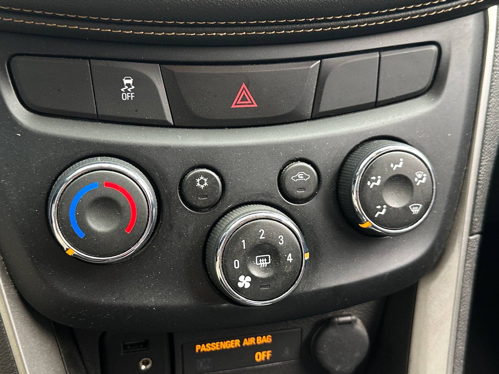 Thumbnail: 2018 Chevrolet Trax - 4
