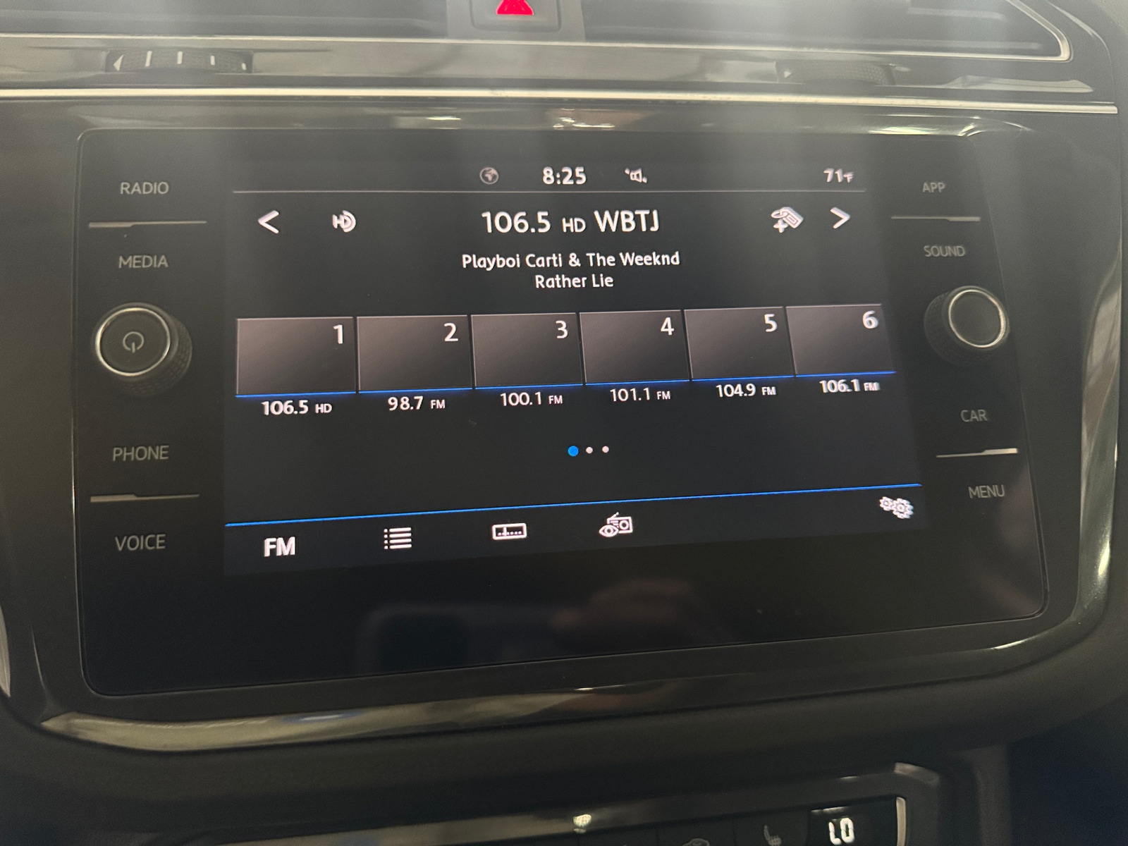 Thumbnail: 2020 Volkswagen Tiguan - 3