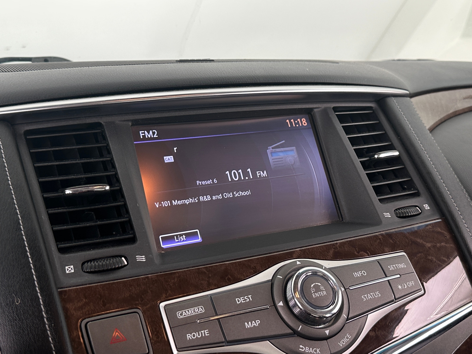Thumbnail: 2017 INFINITI QX80 - 3