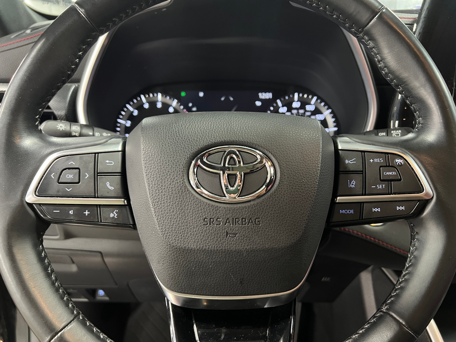 Thumbnail: 2021 Toyota Highlander - 4
