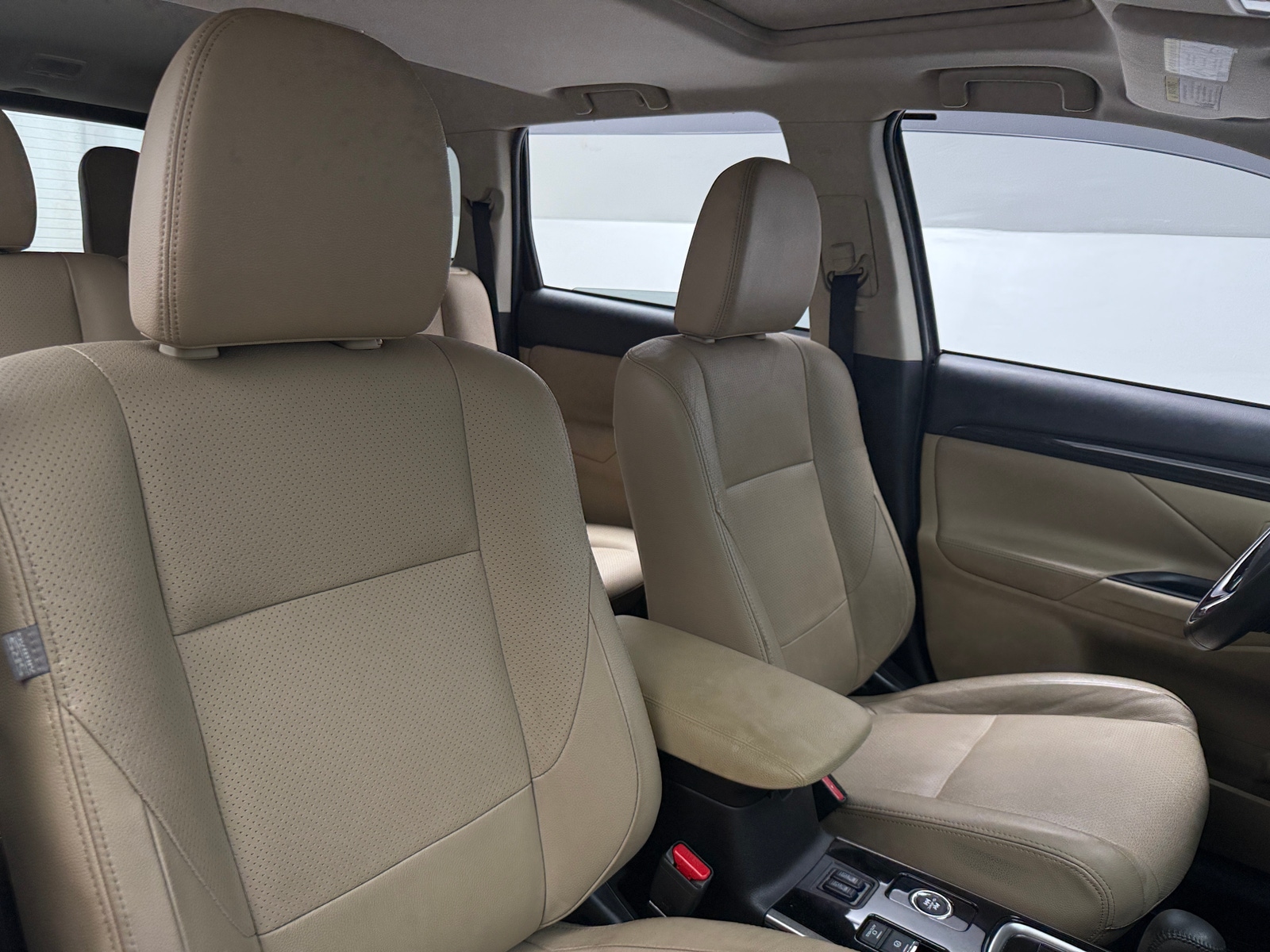Thumbnail: 2018 Mitsubishi Outlander - 2