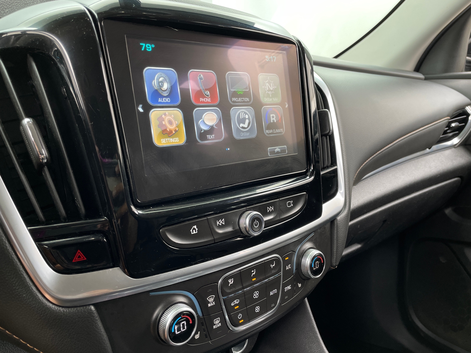 Thumbnail: 2018 Chevrolet Traverse - 3