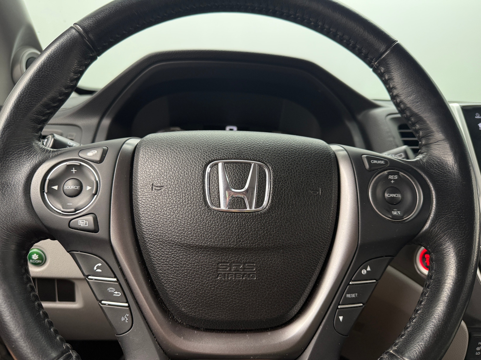 Thumbnail: 2017 Honda Pilot - 4