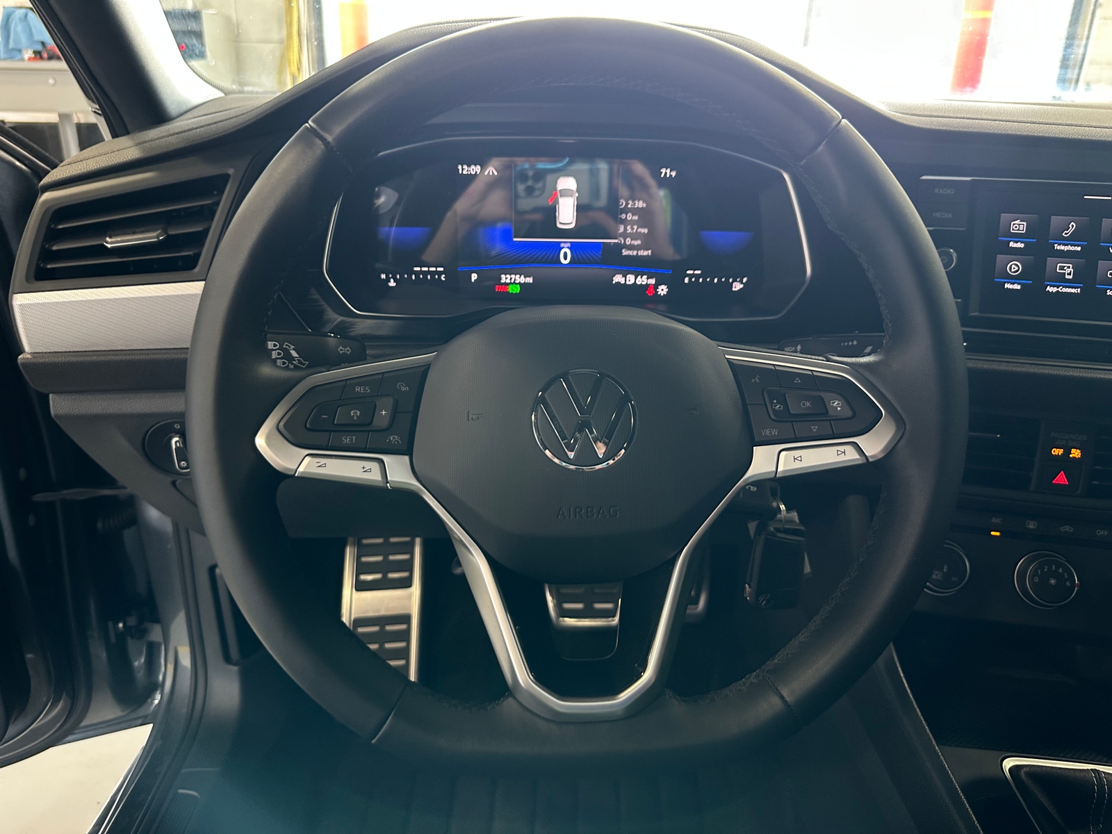 Thumbnail: 2023 Volkswagen Jetta - 4