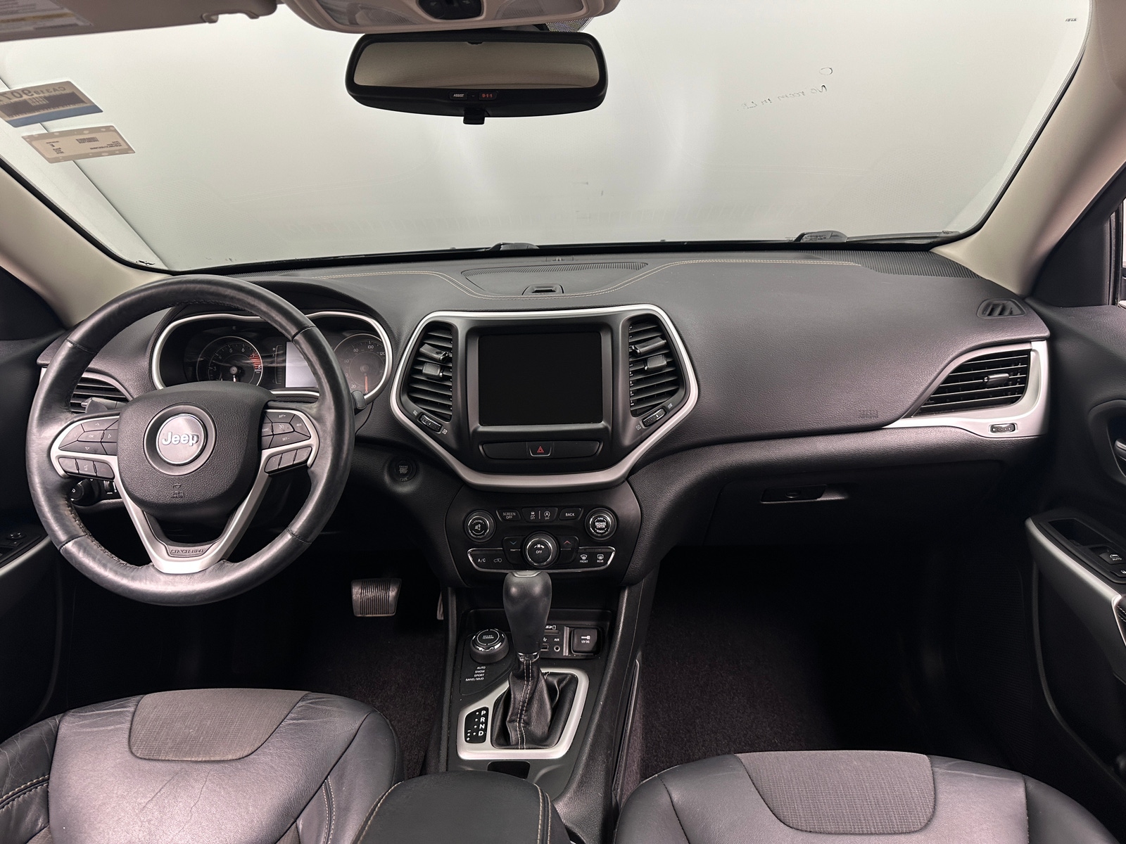 Thumbnail: 2018 Jeep Cherokee - 3